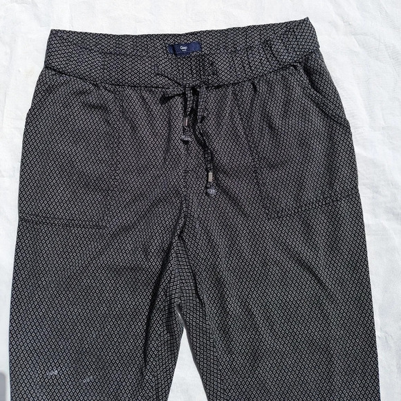 GAP Black with  White Detail Work Pants - Elastic Waist and Ankle- size XS - Picture 5 of 9